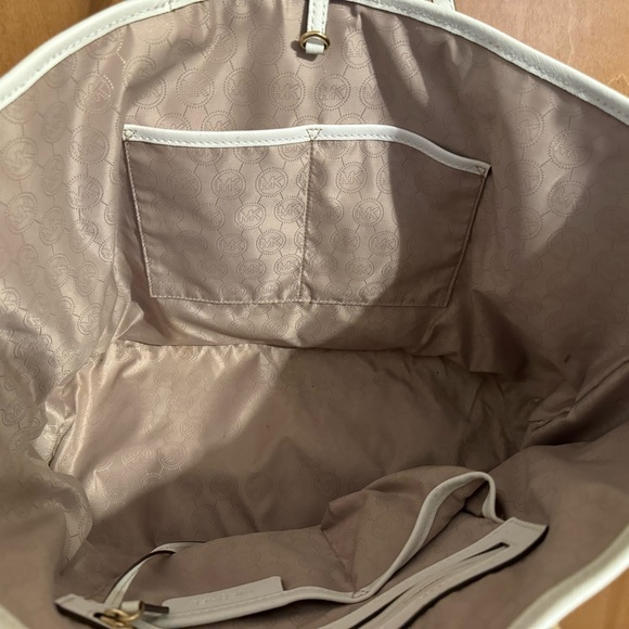 Michael Kors handbag white with gold studs - Picture 3 of 5